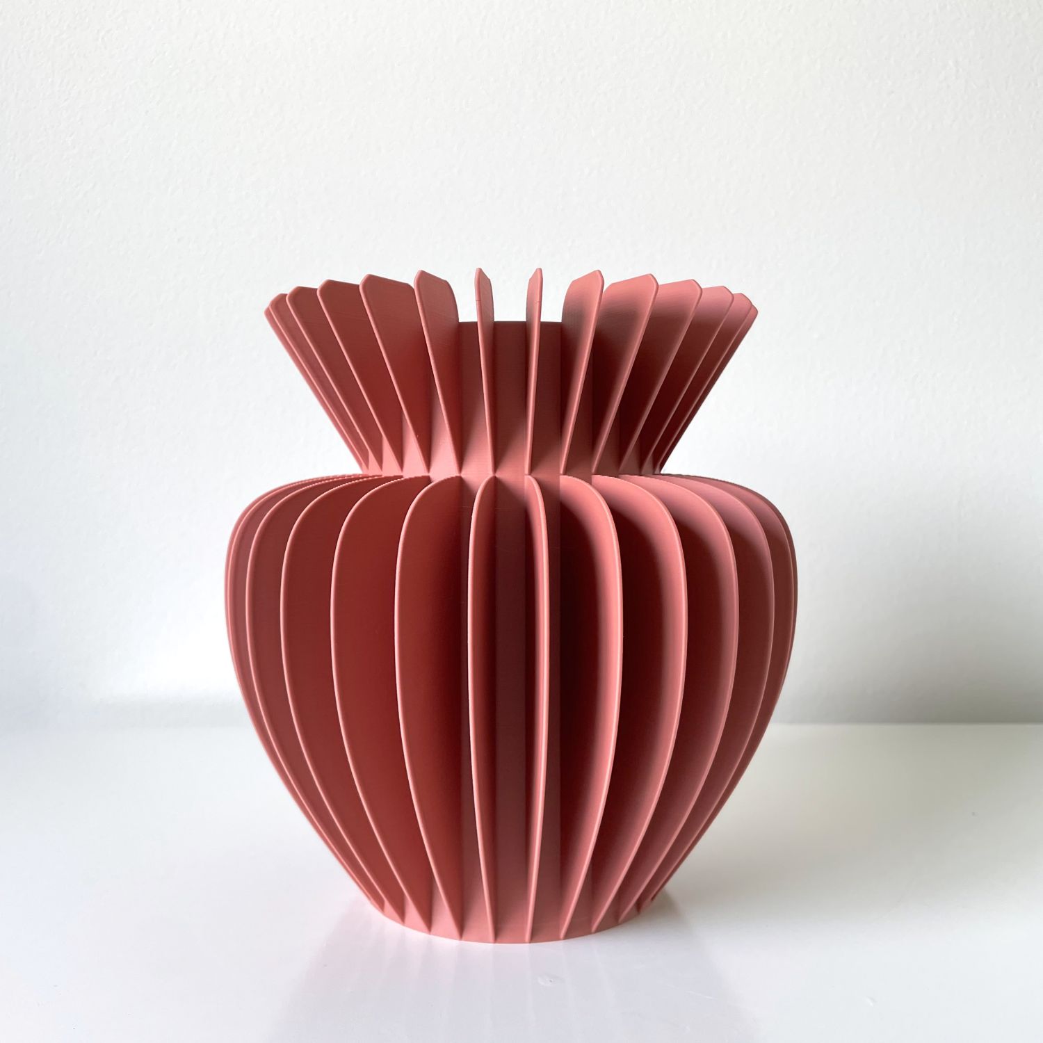 Sonnihaus Studio: MAIA Vase – Terra Cotta Product Image 1 of 2