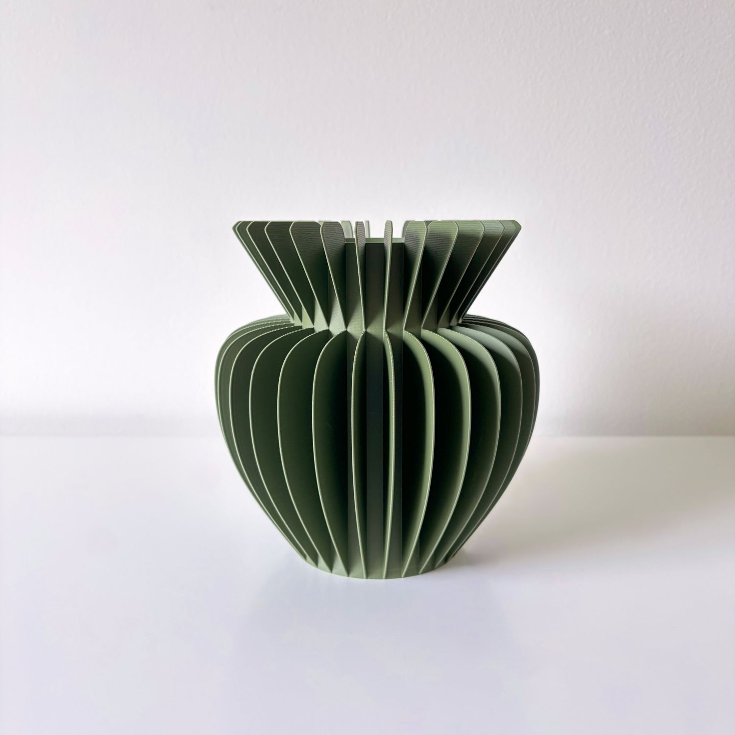 Sonnihaus Studio: MAIA Vase – Matcha Green Product Image 1 of 3