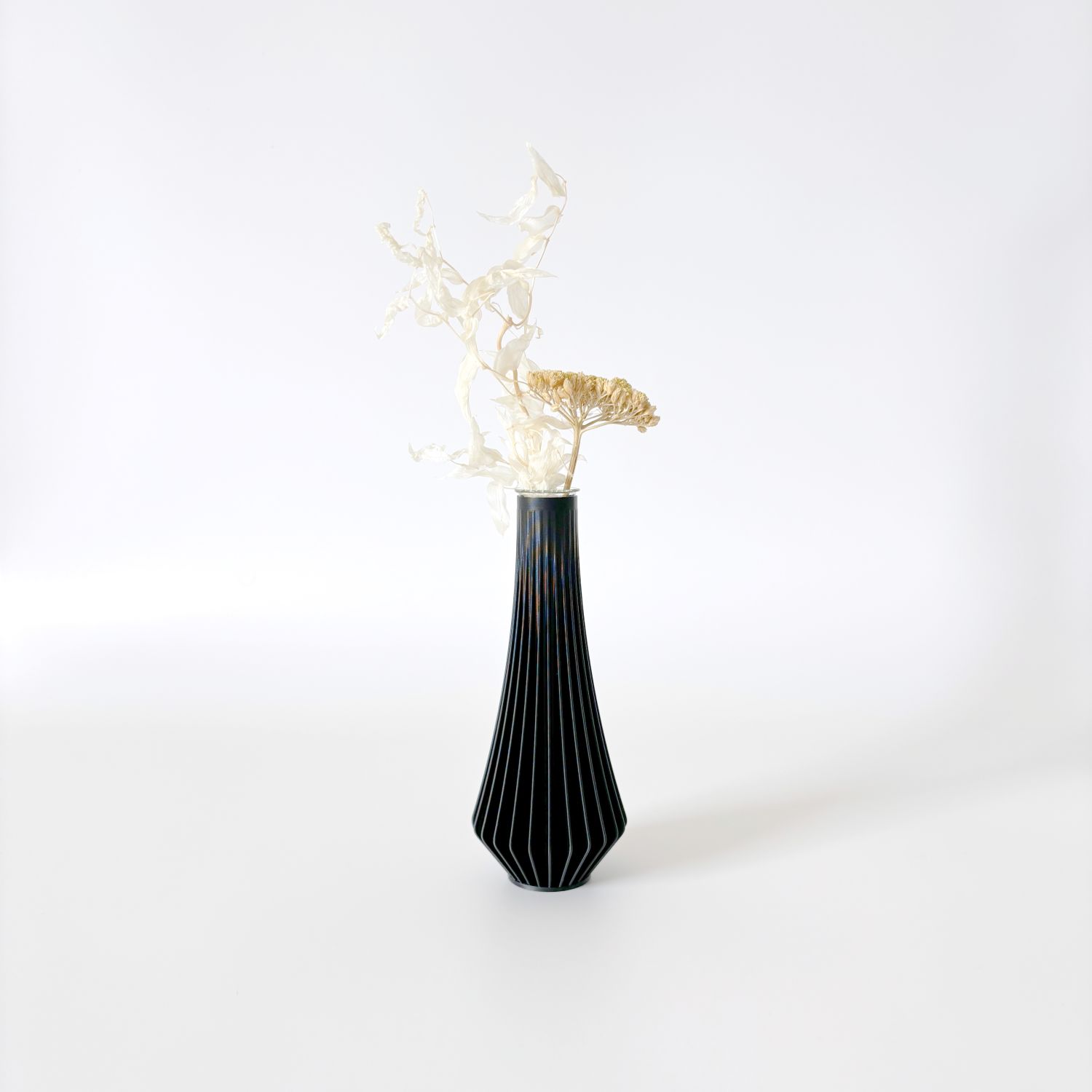 Sonnihaus Studio: KANJI Vase – Black Product Image 1 of 1