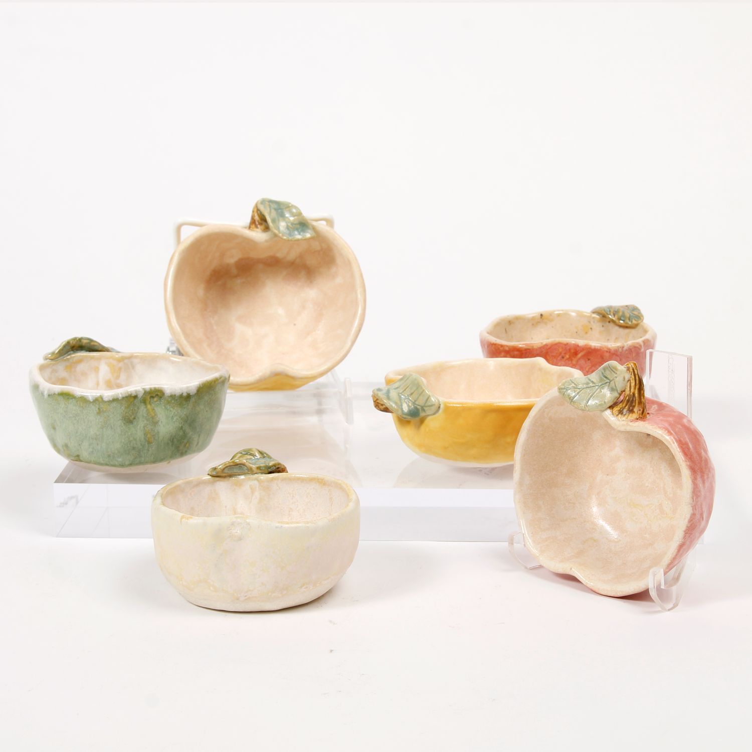 Eekta Trienekens: Apple Shaped Dish in Assorted Colours Product Image 1 of 5