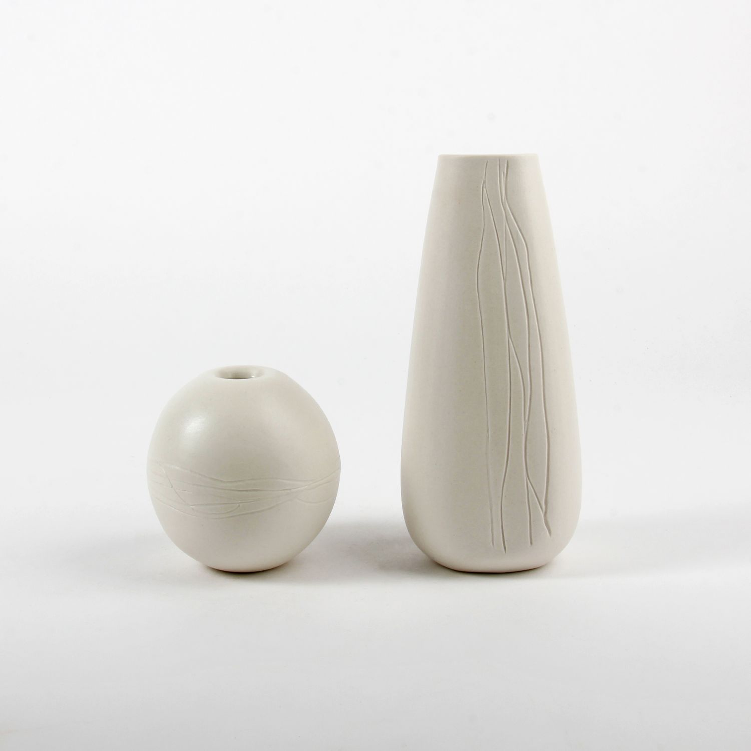 Gwen Friedman: Porcelain Bud Vase Product Image 2 of 2