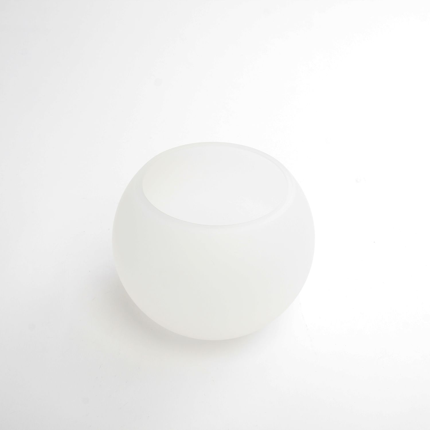 Soffi Studio: Medium White Vase Product Image 3 of 3