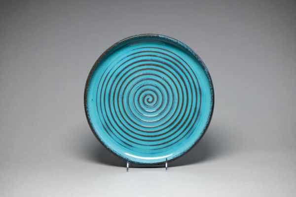 Platter, c. 1942-1948. Gulf Stream. Sarah A. E. “Sadie” Irvine with Kenneth Smith or Francis Ford. Newcomb Art Collection, Tulane University.